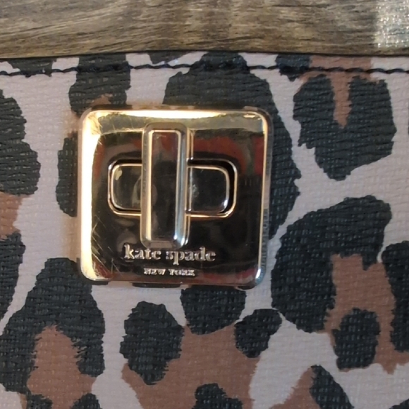 Kate Spade Leopard Print Crossbody Bag with Black Accents - Picture 5 of 5
